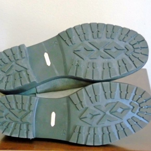 Women's Vionic Suede Textured Snow Boots Size US 5.5 Never Worn - Picture 10 of 13